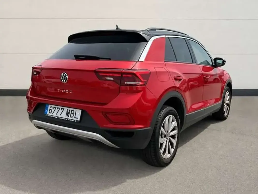 Usado VW T-Roc Life 110 CV (80 kW) 2022 Rojo SUV