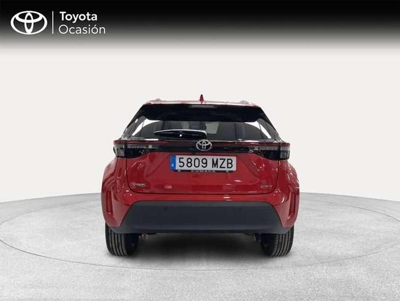 Usado Toyota Yaris Cross Style 132 CV (97 kW) 2025 Rojo SUV