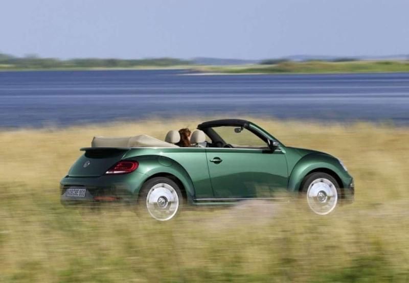 Usado VW Beetle Design 110 CV (80 kW) 2017 Rojo Utilitario