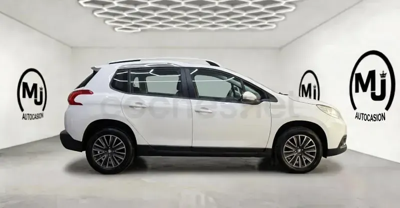 Usado Peugeot 2008 Style 100 CV (73 kW) 2015 Blanco SUV