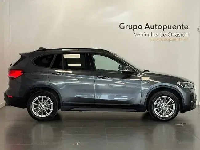 Usado BMW X1 Comfort Edition 150 CV (110 kW) 2022 Gris / plata SUV
