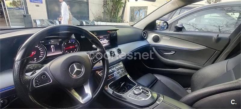 Usado Mercedes E200 150 CV (110 kW) 2017 Negro Familiar