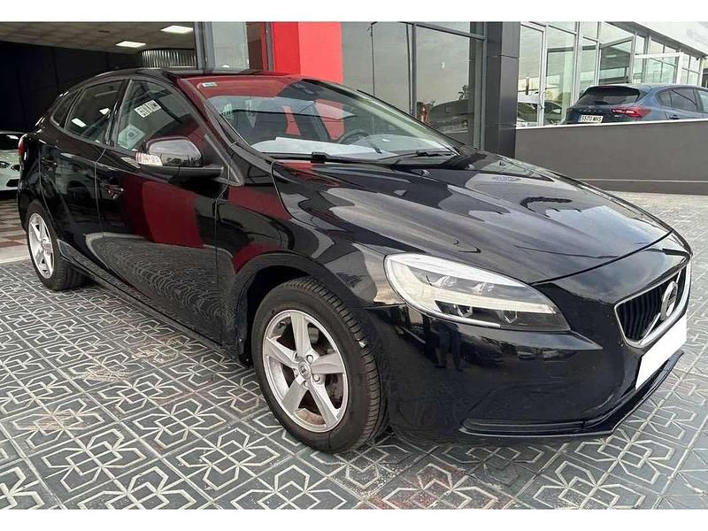 Blanco Usado 2018 Volvo V40 Kinetic Familiar | 14.690 € (Precio justo) - Imagen 1/4