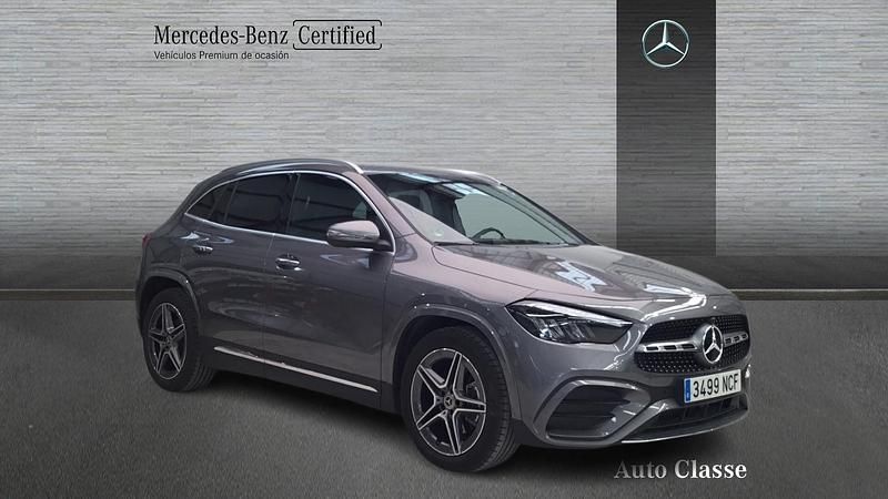 Usado Mercedes GLA200 AMG line 150 CV (110 kW) 2025 Gris SUV