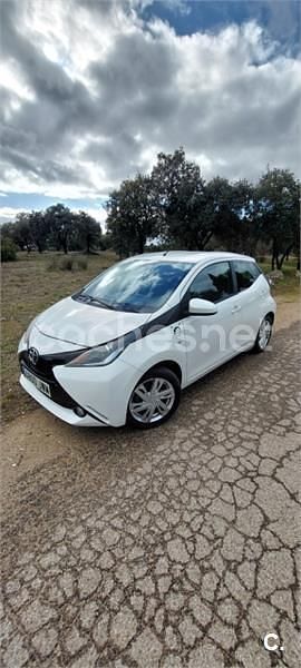 Blanco Usado 2017 Toyota Aygo X-play Utilitario | 6700 € (Buen precio) - Imagen 1/4