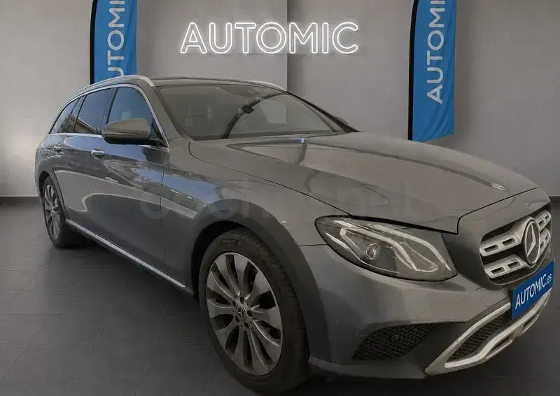 Usado Mercedes E220 All-Terrain 194 CV (142 kW) 2018 Gris / plata Familiar