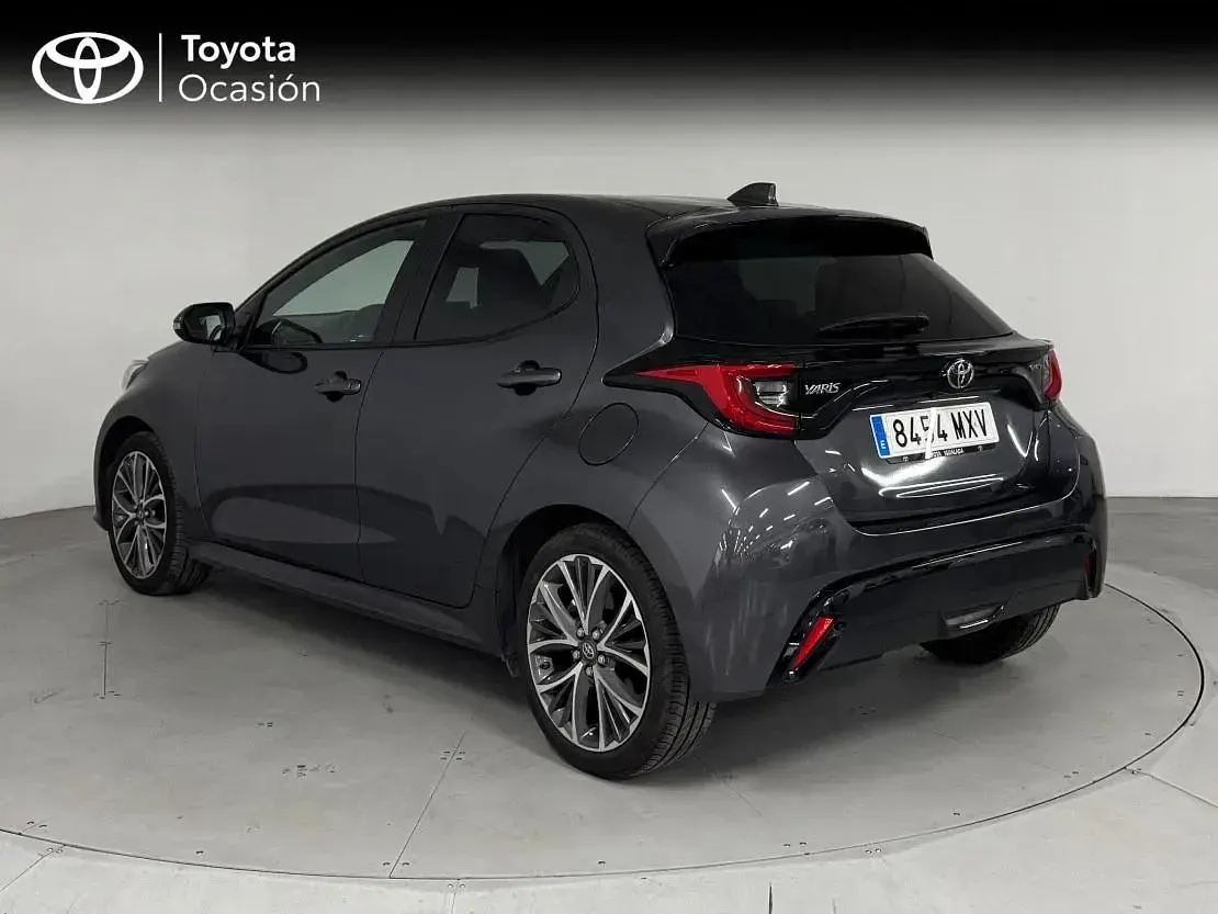 Usado Toyota Yaris Hybrid Style 116 CV (85 kW) 2025 Gris grafito Berlina