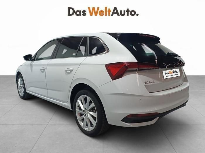 Blanco Usado 2024 Skoda Scala Utilitario | 22.990 € (Caro) - Imagen 1/4