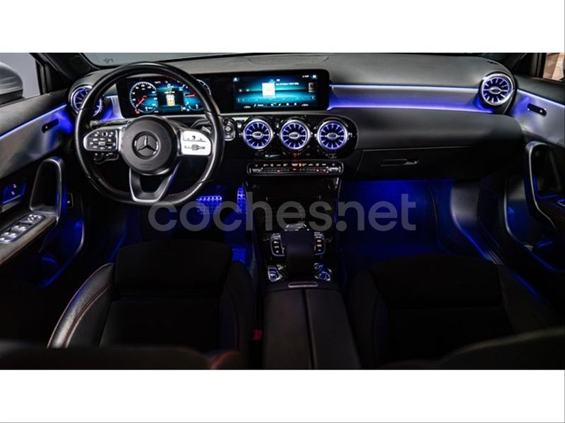 Usado Mercedes A180 116 CV (85 kW) 2020 Gris plata Berlina