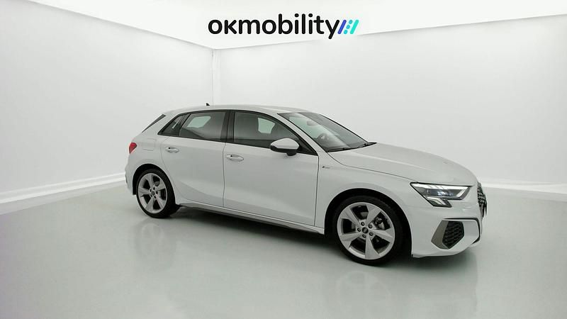 Usado Audi A3 Sportback e-tron S-Line 150 CV (110 kW) 2024 Gletscherweiß met. Utilitario