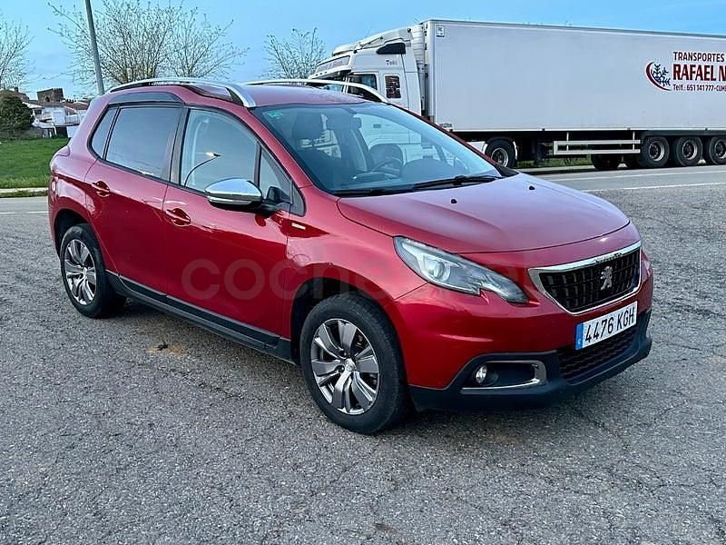 Usado Peugeot 2008 Style 100 CV (73 kW) 2018 Granate SUV