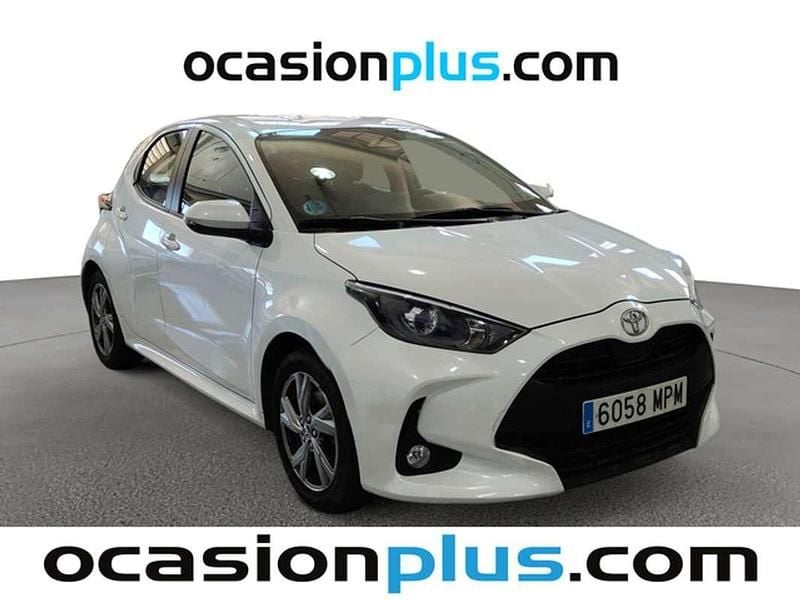 Usado Toyota Yaris Hybrid Active 116 CV (85 kW) 2024 Blanco Utilitario