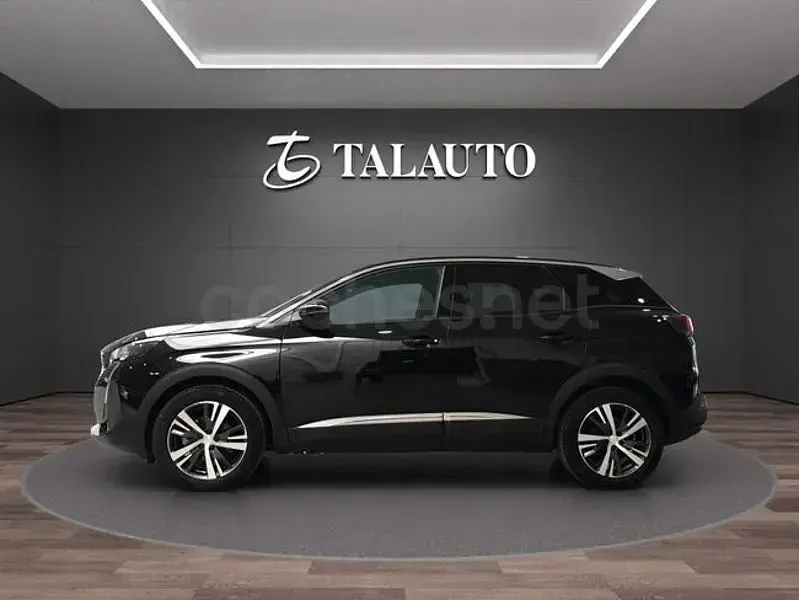 Usado Peugeot 3008 Allure 130 CV (95 kW) 2024 Negro SUV