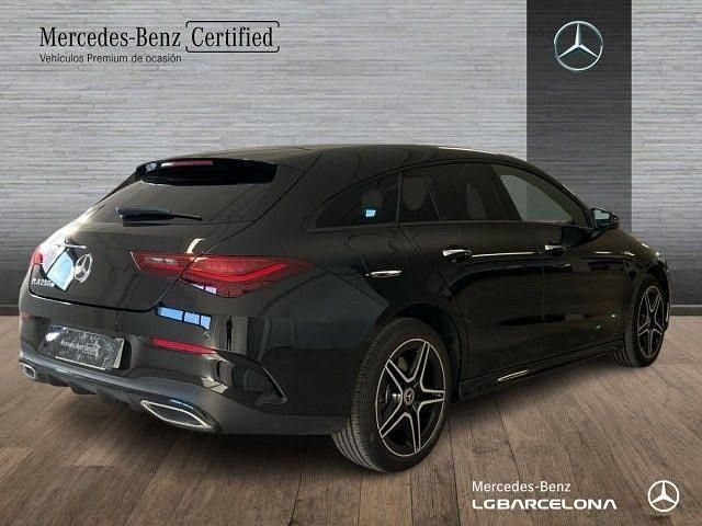 Usado Mercedes CLA250e Shooting Brake 218 CV (160 kW) 2026 Negro cosmos Familiar