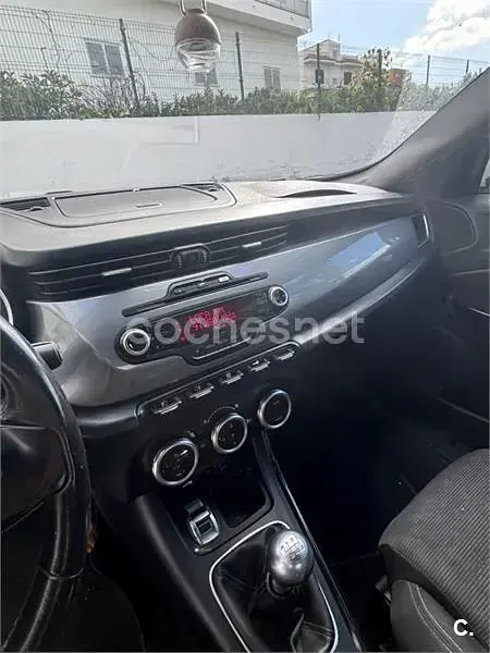 Usado Alfa Romeo Giulietta Progression 105 CV (77 kW) 2012 Blanco Utilitario