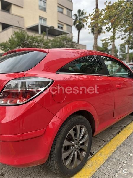 Usado Opel Astra GTC 110 CV (80 kW) 2010 Rojo Berlina