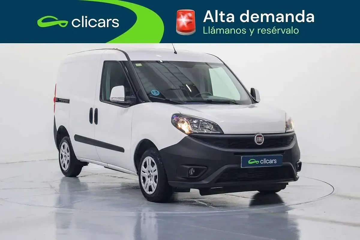 Usado Fiat Doblò 95 CV (69 kW) 2021 Blanco Monovolumen