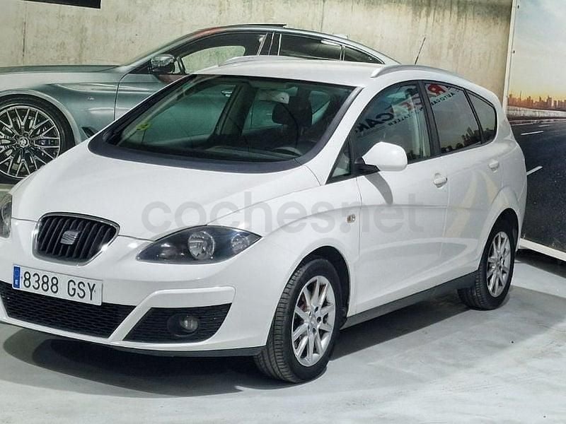 Usado Seat Altea XL Style 105 CV (77 kW) 2010 Blanco Monovolumen