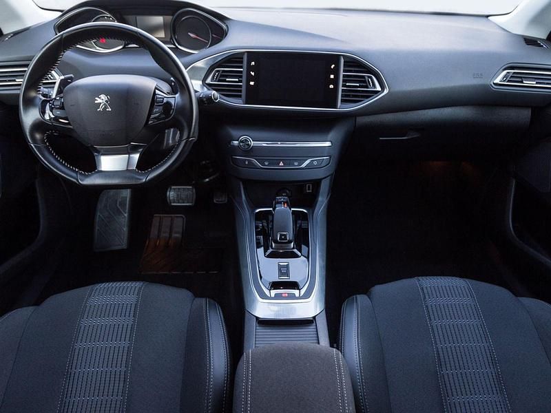 Usado Peugeot 308 Allure 130 CV (95 kW) 2019 Blanco Berlina