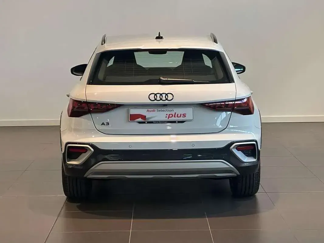 Usado Audi A3 150 CV (110 kW) 2025 Blanco SUV