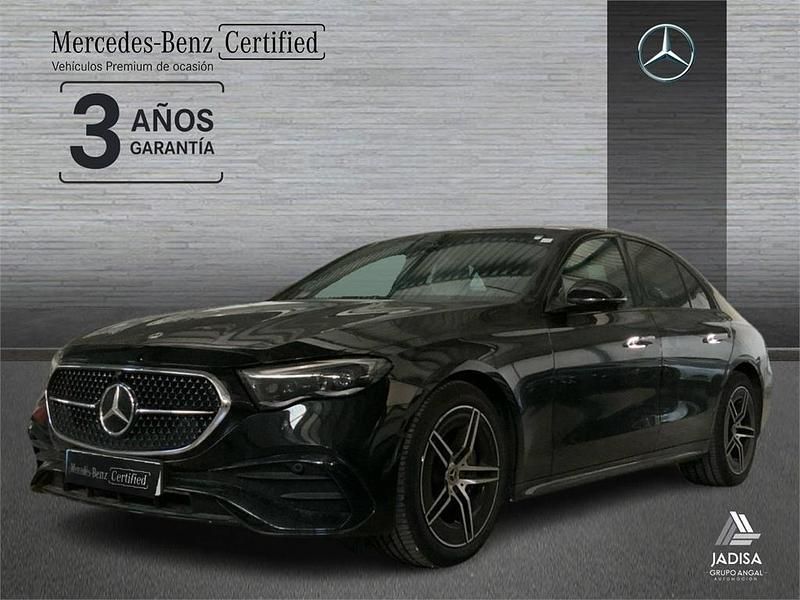 Negro obsidiana Usado 2025 Mercedes E220 AMG line Berlina | 61.990 € (Precio justo) - Imagen 1/4