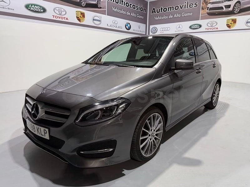 Usado Mercedes B200 136 CV (100 kW) 2018 Gris / plata Monovolumen
