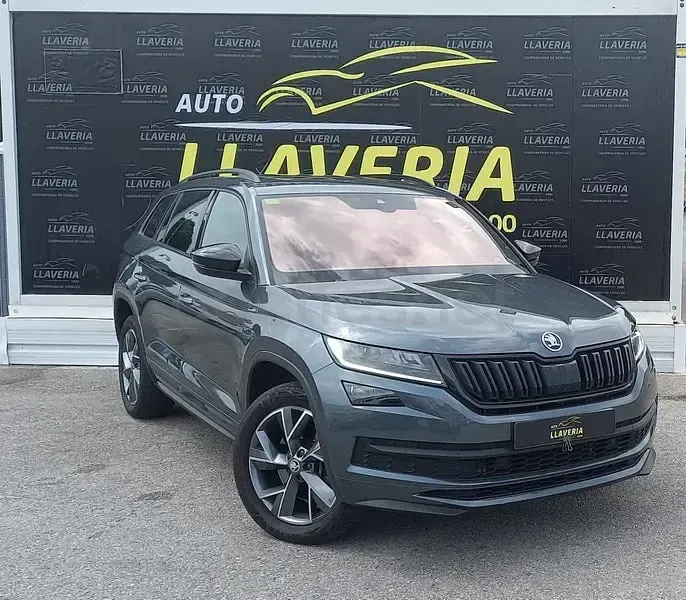 Usado Skoda Kodiaq SportLine 190 CV (139 kW) 2020 Gris / plata SUV