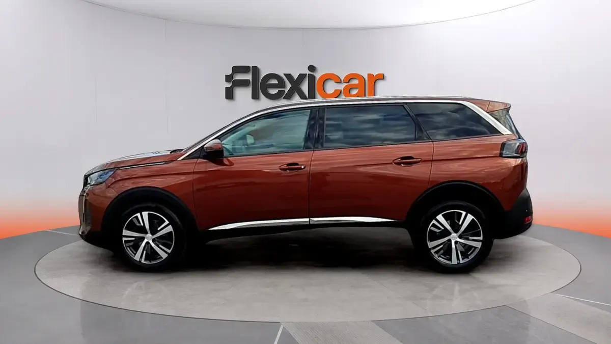 Usado Peugeot 5008 Allure 131 CV (96 kW) 2021 Naranja SUV