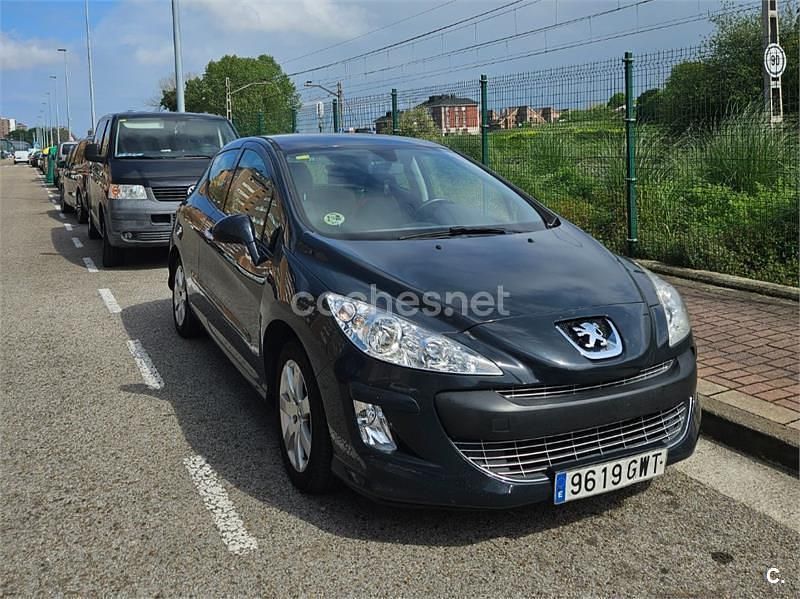 Usado Peugeot 308 110 CV (80 kW) 2010 Negro Berlina