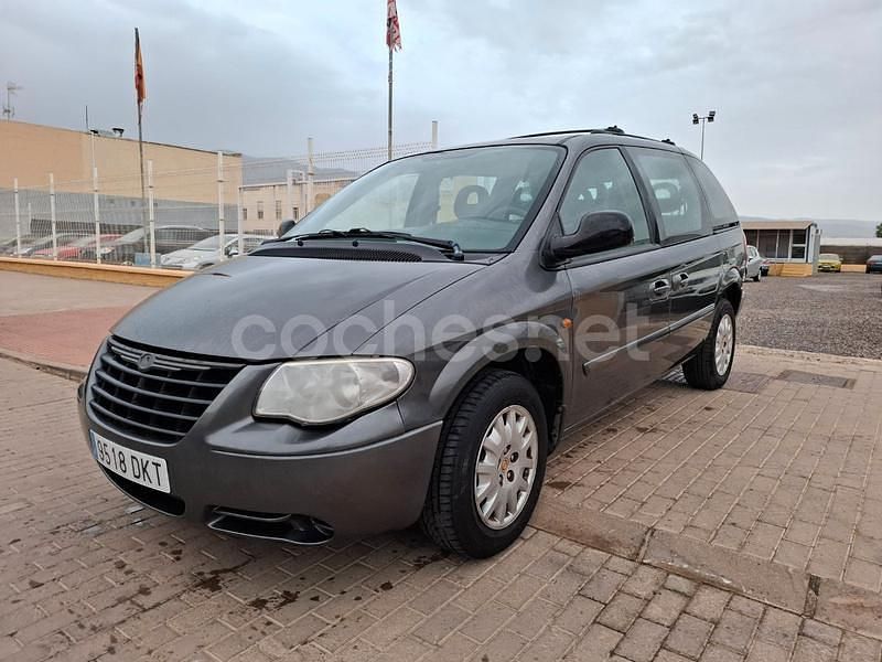 Marrón Usado 2005 Chrysler Voyager Monovolumen | 3399 € (Precio justo) - Imagen 1/4