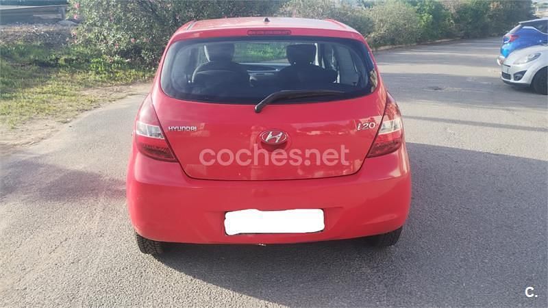 Usado Hyundai i20 Classic 78 CV (57 kW) 2011 Rojo Utilitario