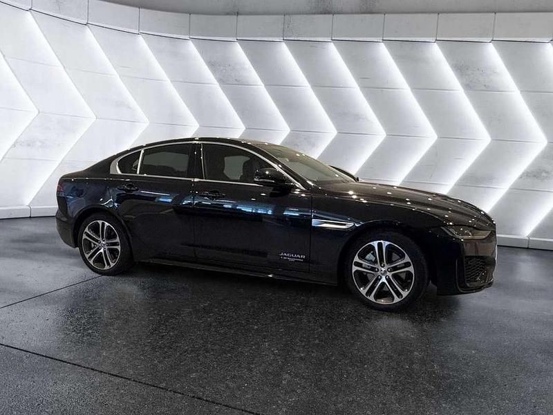 Negro Usado 2024 Jaguar XE R Berlina | 47.800 € - Imagen 1/4