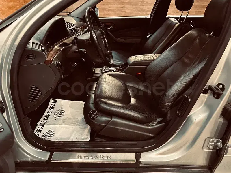 Usado Mercedes S500 306 CV (225 kW) 2002 Gris / plata Berlina