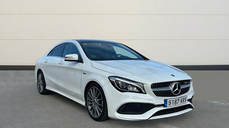 Blanco Usado 2018 Mercedes CLA200 AMG line Berlina | 25.500 € (Precio justo) - Imagen 1/4