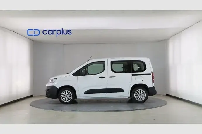 Usado Citroën Berlingo Live 102 CV (75 kW) 2022 Blanco banquise sólido Monovolumen