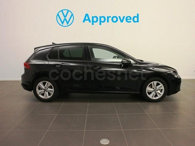 Usado VW Golf VIII Life 131 CV (96 kW) 2024 Negro Berlina