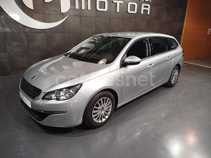 Usado Peugeot 308 SW Business-Line 120 CV (88 kW) 2017 Gris / plata Familiar