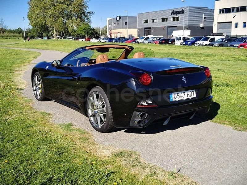 Usado Ferrari California 460 CV (338 kW) 2011 Negro Descapotable