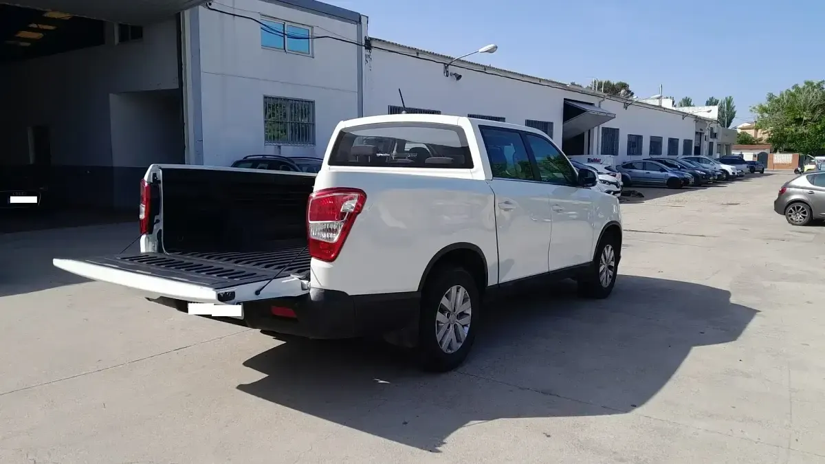 Usado SsangYong Musso 203 CV (149 kW) 2023 Blanco Pickup/Camioneta