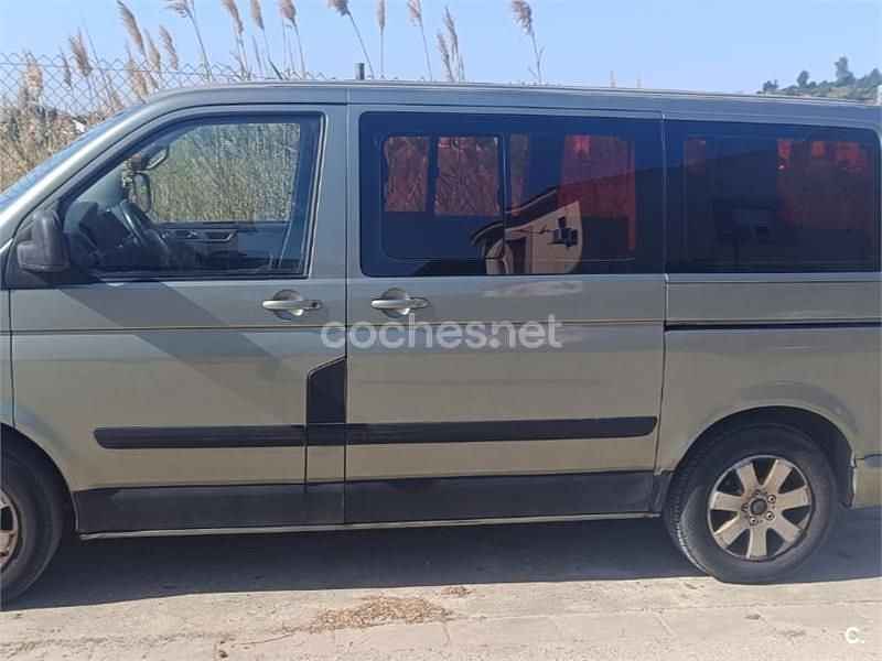 Usado VW Multivan Comfortline 130 CV (95 kW) 2004 Verde Monovolumen