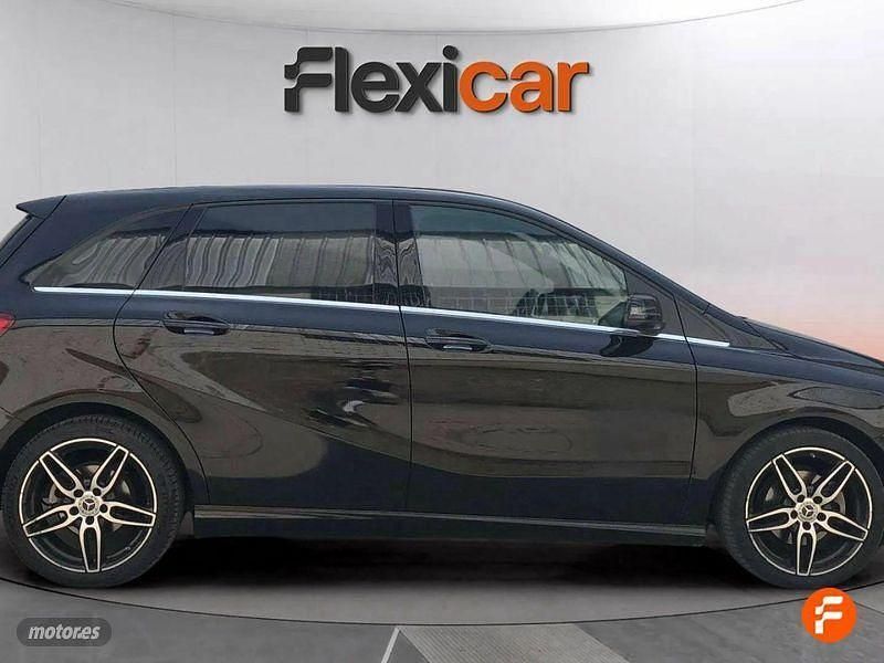 Usado Mercedes B200 156 CV (114 kW) 2018 Negro Monovolumen
