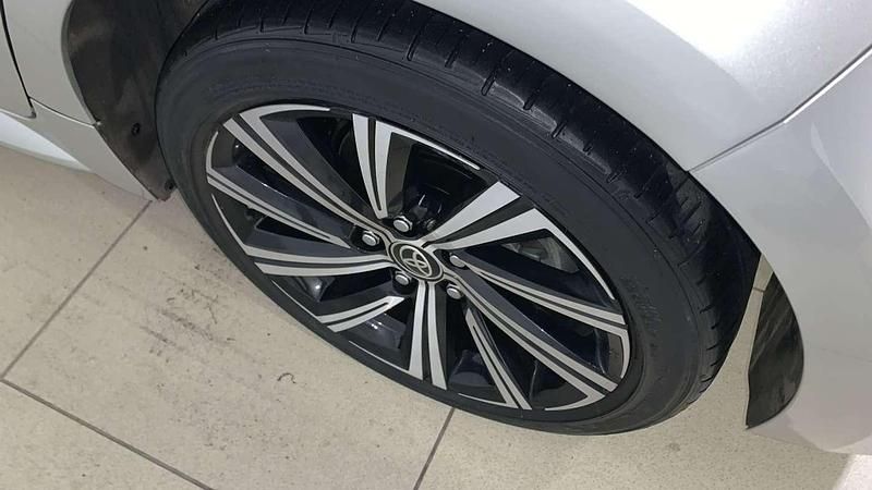 Usado Toyota Corolla Style 122 CV (89 kW) 2022 Blanco Utilitario