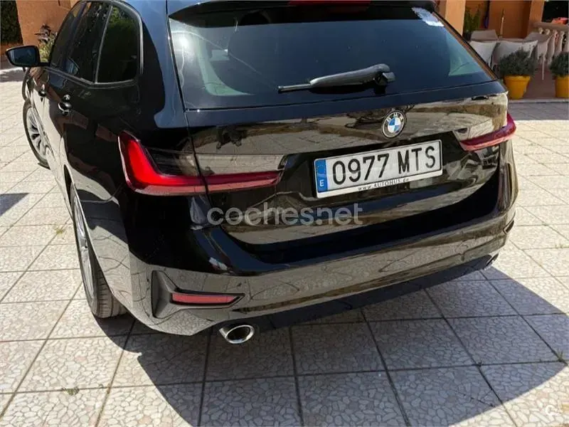Usado BMW 320 190 CV (139 kW) 2021 Negro Familiar