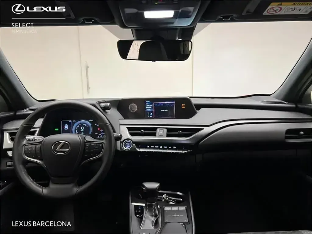 Usado Lexus UX Business Edition 184 CV (135 kW) 2022 Rojo SUV