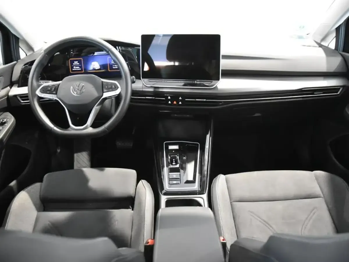 Usado VW Golf VIII Style 150 CV (110 kW) 2025 Negro