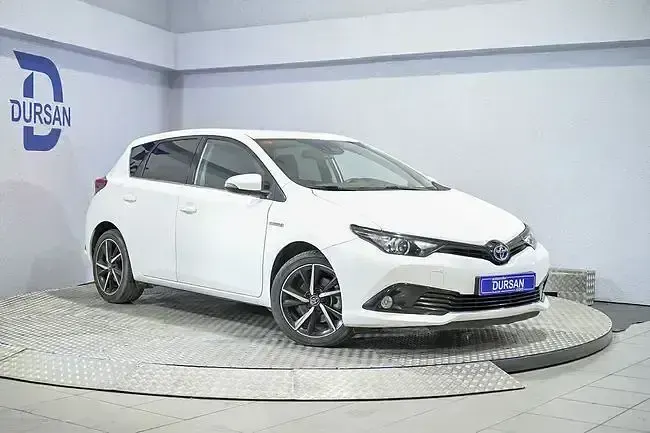 Usado Toyota Auris Hybrid 136 CV (100 kW) 2018 Blanco Utilitario