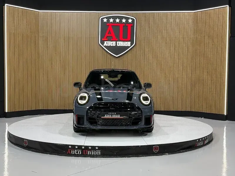Nuevo Mini John Cooper Works 231 CV (169 kW) 2026 Gris / plata Utilitario