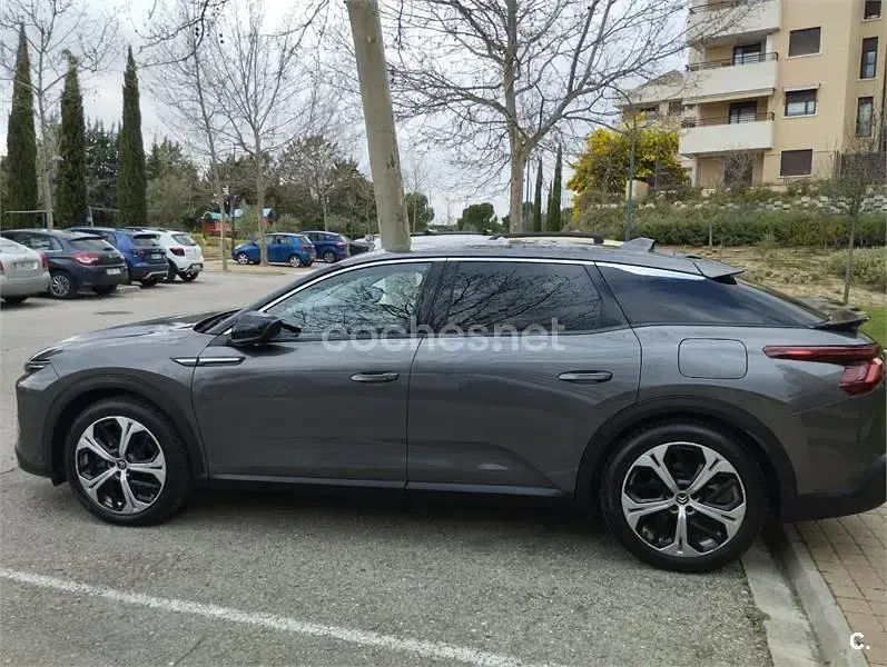 Usado Citroën C5 X Feel 225 CV (165 kW) 2022 Gris / plata Familiar