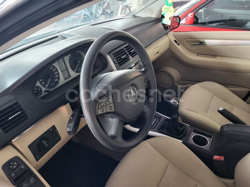 Usado Mercedes B180 109 CV (80 kW) 2006 Negro Monovolumen