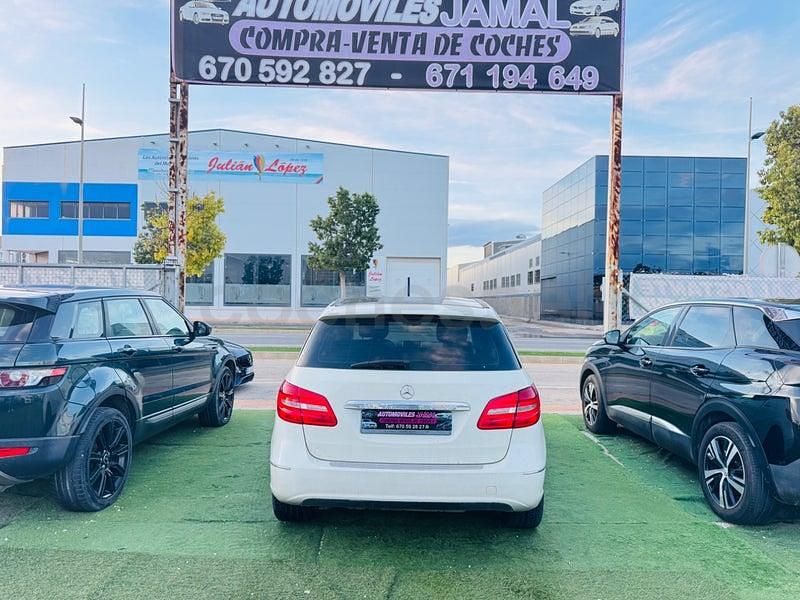 Usado Mercedes B180 109 CV (80 kW) 2013 Blanco Monovolumen